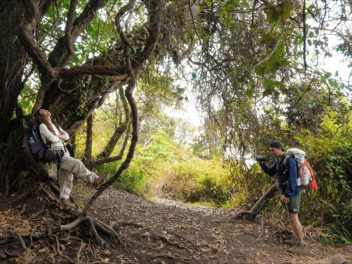 Bella Graceva mendaki Gunung Slamet