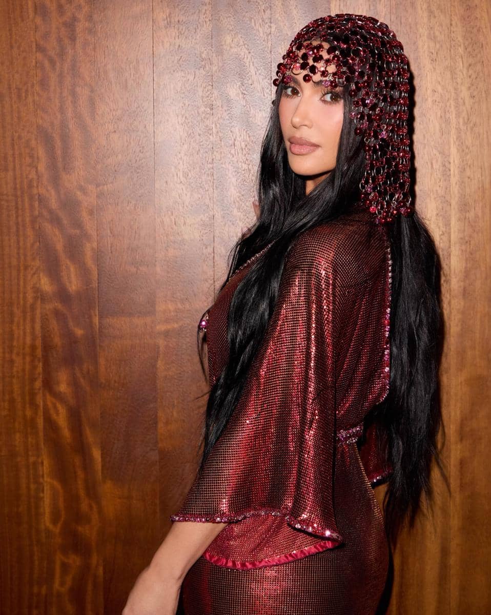Potret gaya ulang tahun Kim Kardashian dalam unggahan di akun Instagram pribadinya, @kimkardashian.