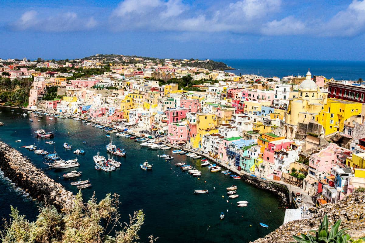 5 Fakta Procida, Pulau Vulkanik di Italia dengan Rumah Warna-Warni