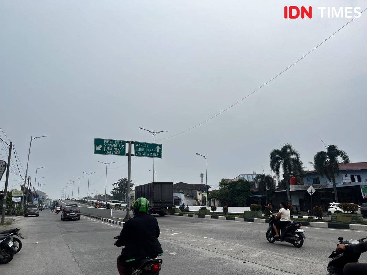 Sumut Berselimut Kabut Asap, Jarak Pandang Hanya Sampai 3 Km
