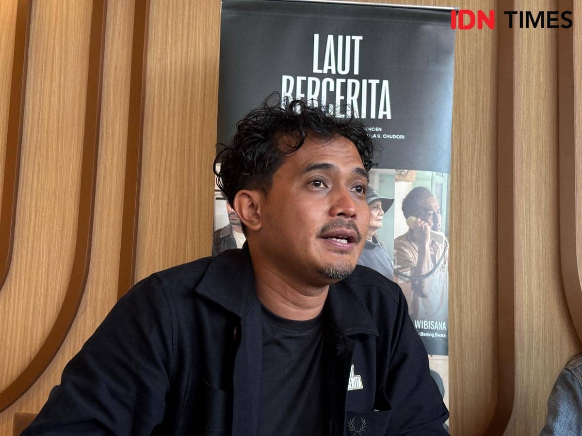 Sutradara Film Laut Bercerita, Yosep Anggi Noen. (IDN Times/Herlambang Jati Kusumo)