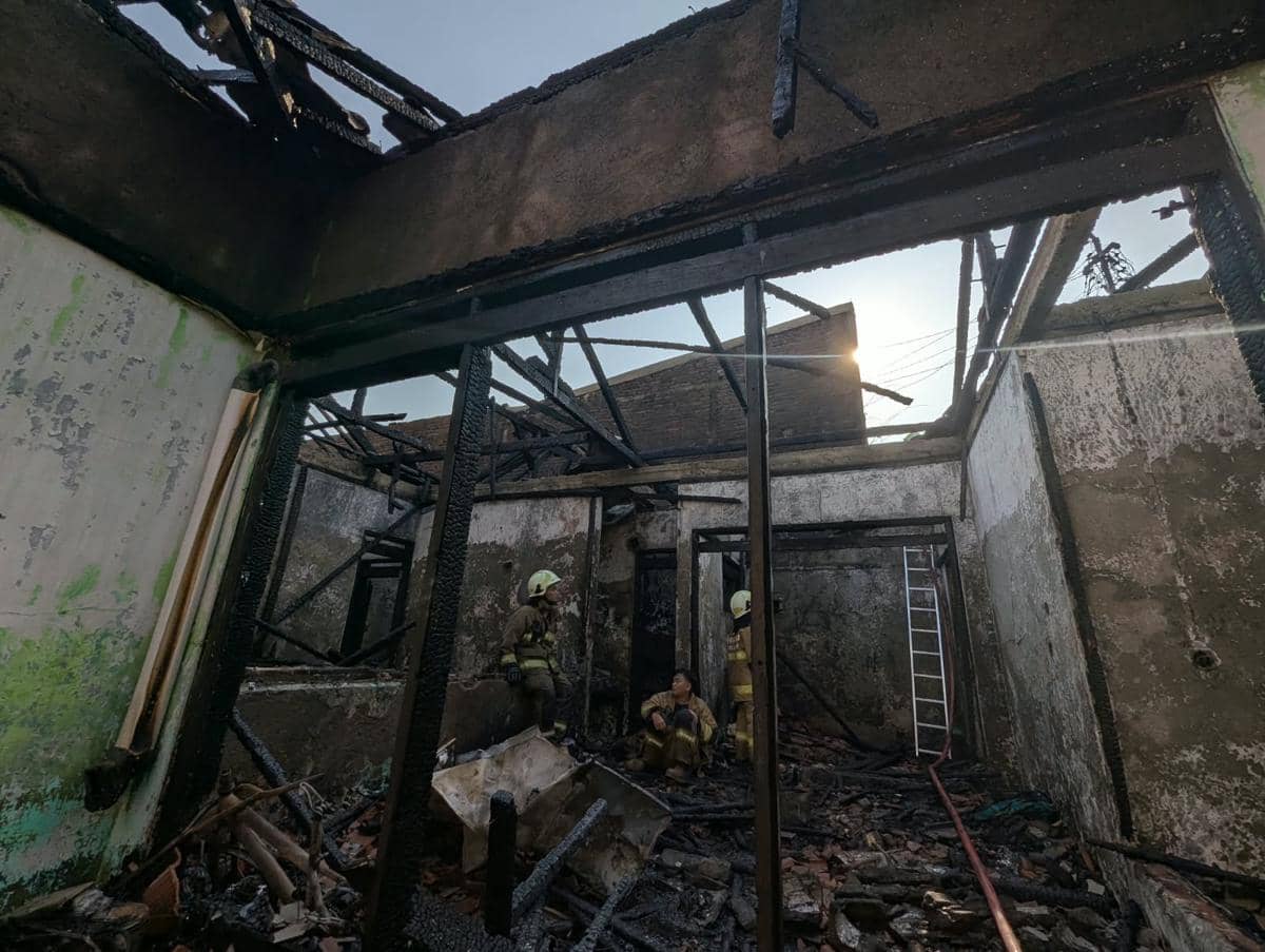 Kebakaran Gudang Kayu dan 10 Rumah di Bandung Diduga akibat Korsleting