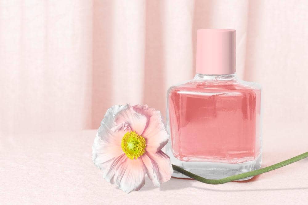 5 Rekomendasi Parfum Lokal Aroma Strawberry, Manis dan Menyegarkan!