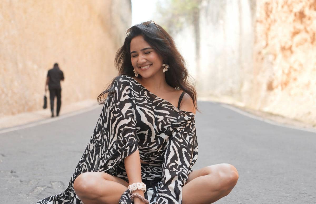 Keseruan Ashi Singh Liburan di Bali, Awas Kalian Mupeng!