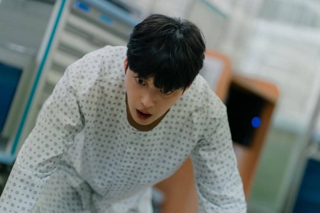 Potongan adegan drama Korea Doctor X: Mafia in White produksi SBS yang menampilkan suasana cerita medis.