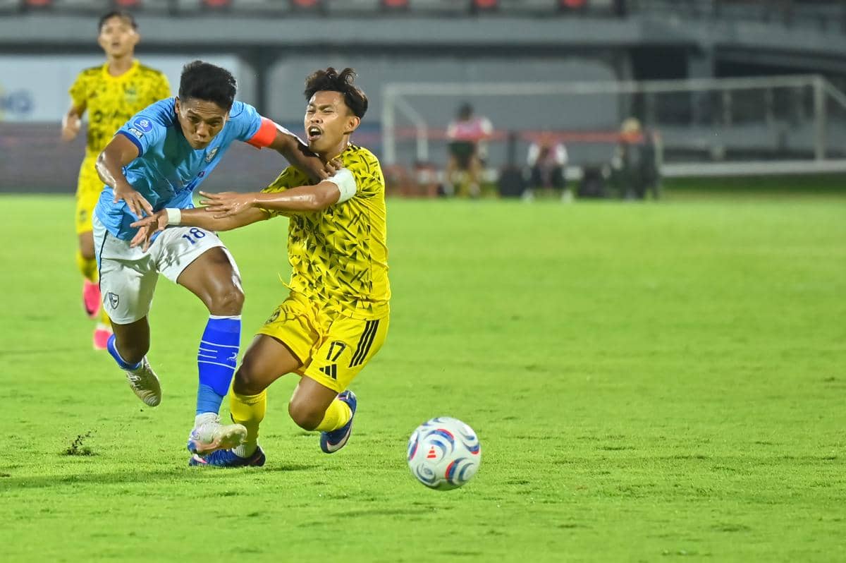 antarafoto-isenmulang-kalteng-fc-imbang-lawan-psim-yogyakarta-1792859621.jpg