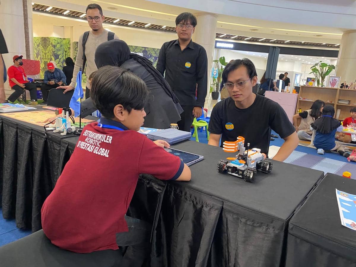 Bina Generasi Muda, Kemenpora Dorong Kompetisi Robotik dan Coding 