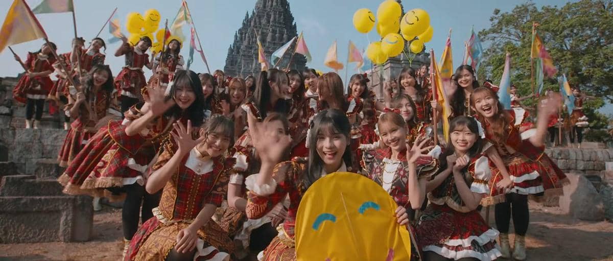 Lirik Lagu Ayo Senyumlah - JKT48, Single Original ke-4