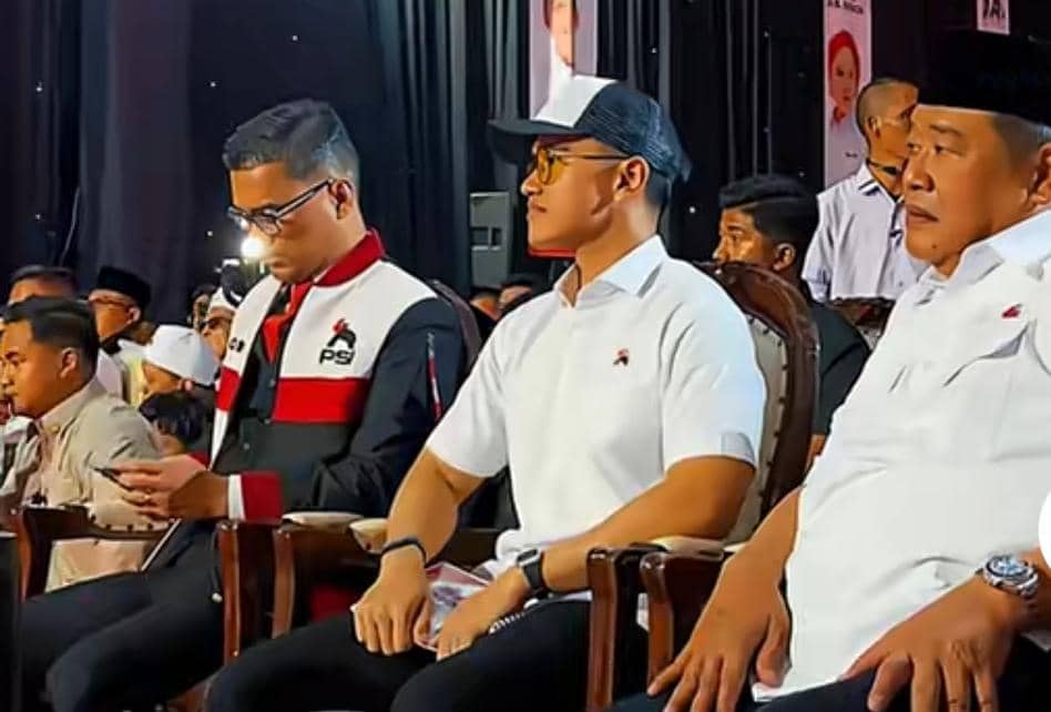 Kaesang Pangarep selaku Ketua Umum PSI menghadiri Rakorda yang digelar di Bogor dalam agenda kegiatan partai.