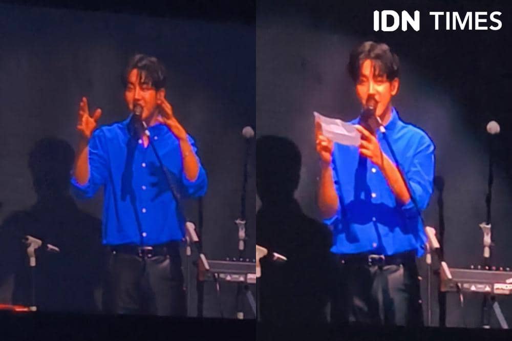 Potret Leo saat membacakan surat untuk fans dalam bahasa Indonesia di konser ROSETOPIA, Jumat (23/10/2026) (IDN Times/Juan Dwi)