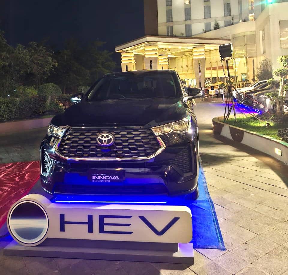 PT Toyota Astra Motor (TAM) memperkenalkan T Intouch with Toyota Remote. Layanan itu untuk pertama kalinya hadir pada Kijang Innova Zenix.