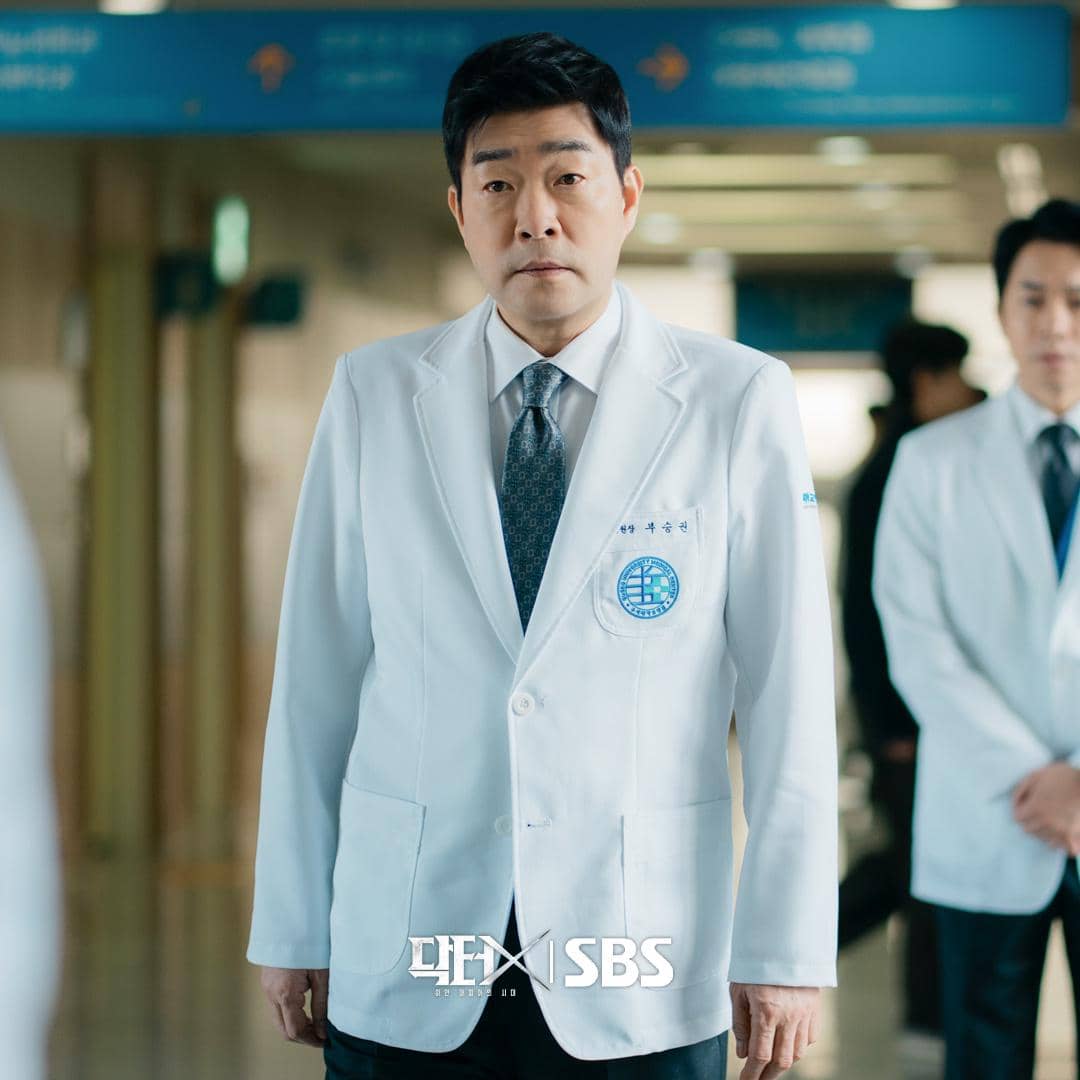 cuplikan drama Doctor X: Mafia in White.