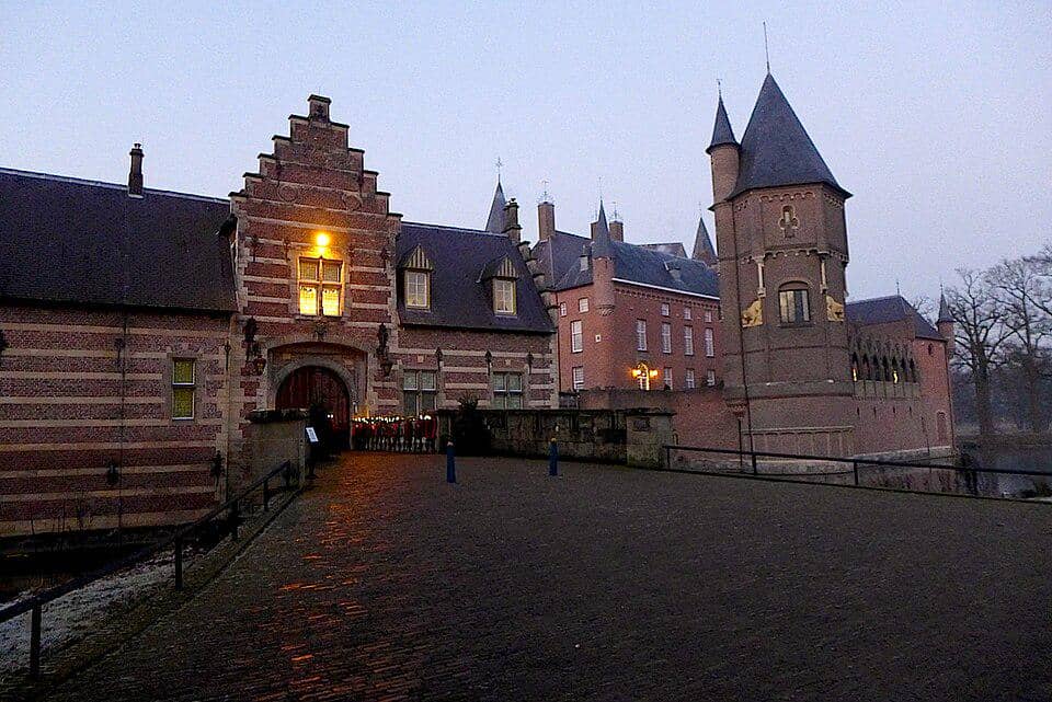 Kastil Heeswijk di Belanda