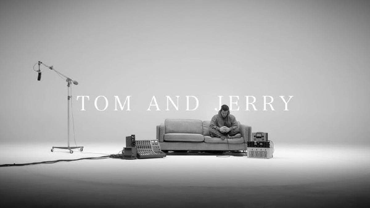 adegan dari video live vocal performance lagu "Tom and Jerry" John Mayer 