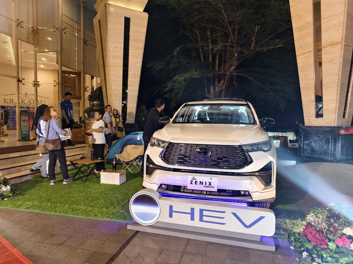 T Intouch with Toyota Remote, Pertama Hadir di Kijang Innova Zenix