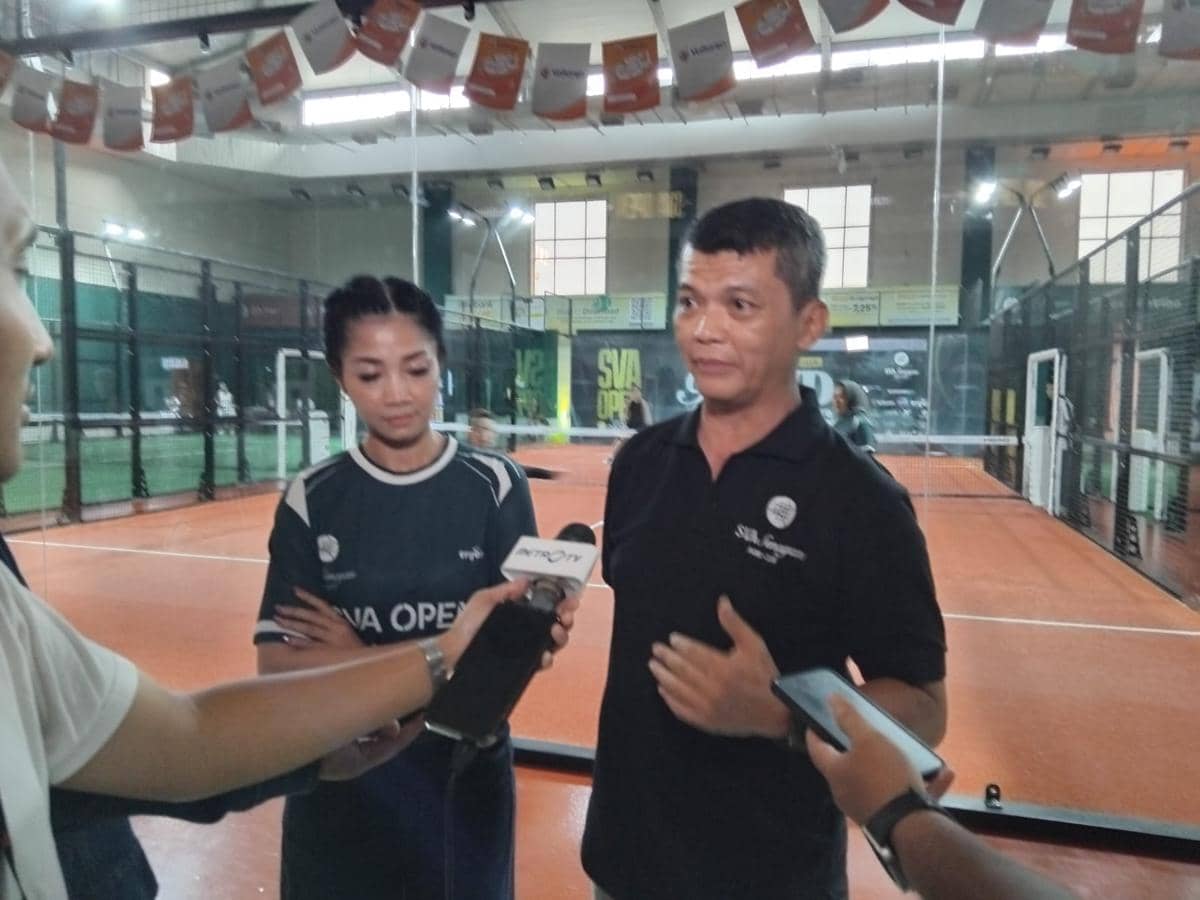 Aktivitas komunitas di SVA Padel Club yang memadukan olahraga padel dan kesempatan bersosialisasi bagi para anggota.