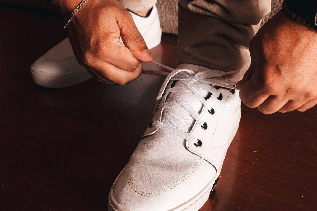 5 Cara Melonggarkan Sepatu yang Sempit di Bagian Jari Kaki