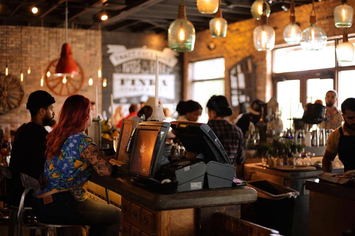 suasana cafe yang nyaman