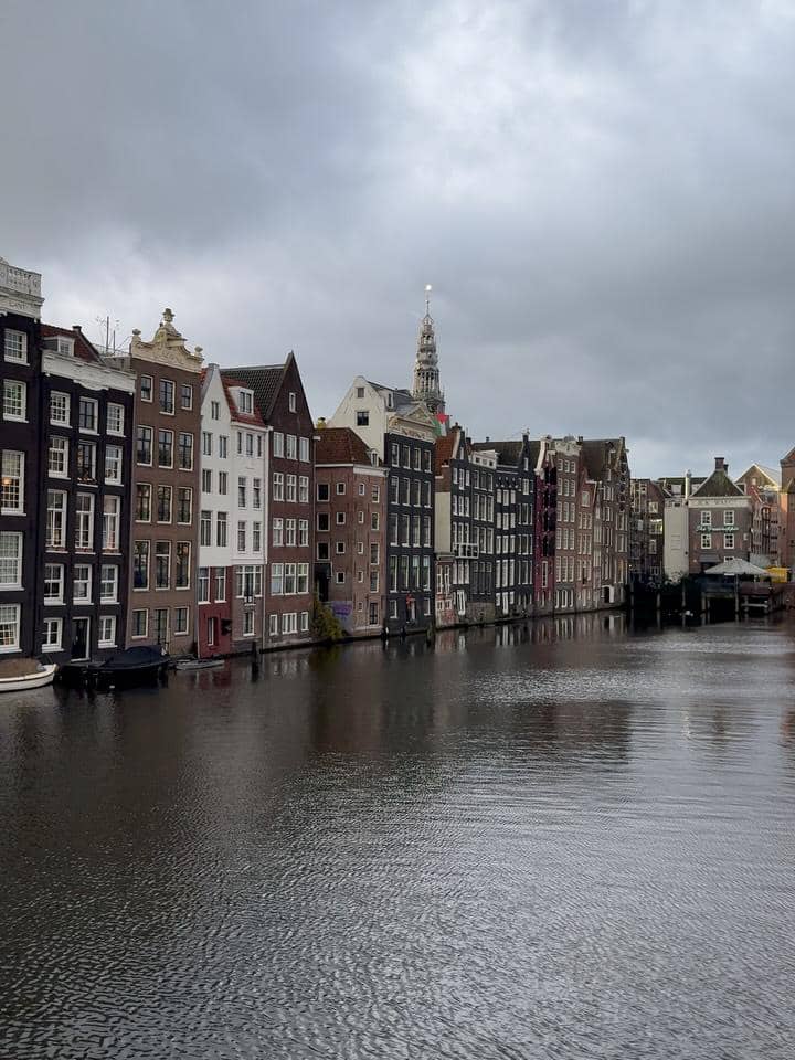 Carissa Puteri berlibur di Amsterdam