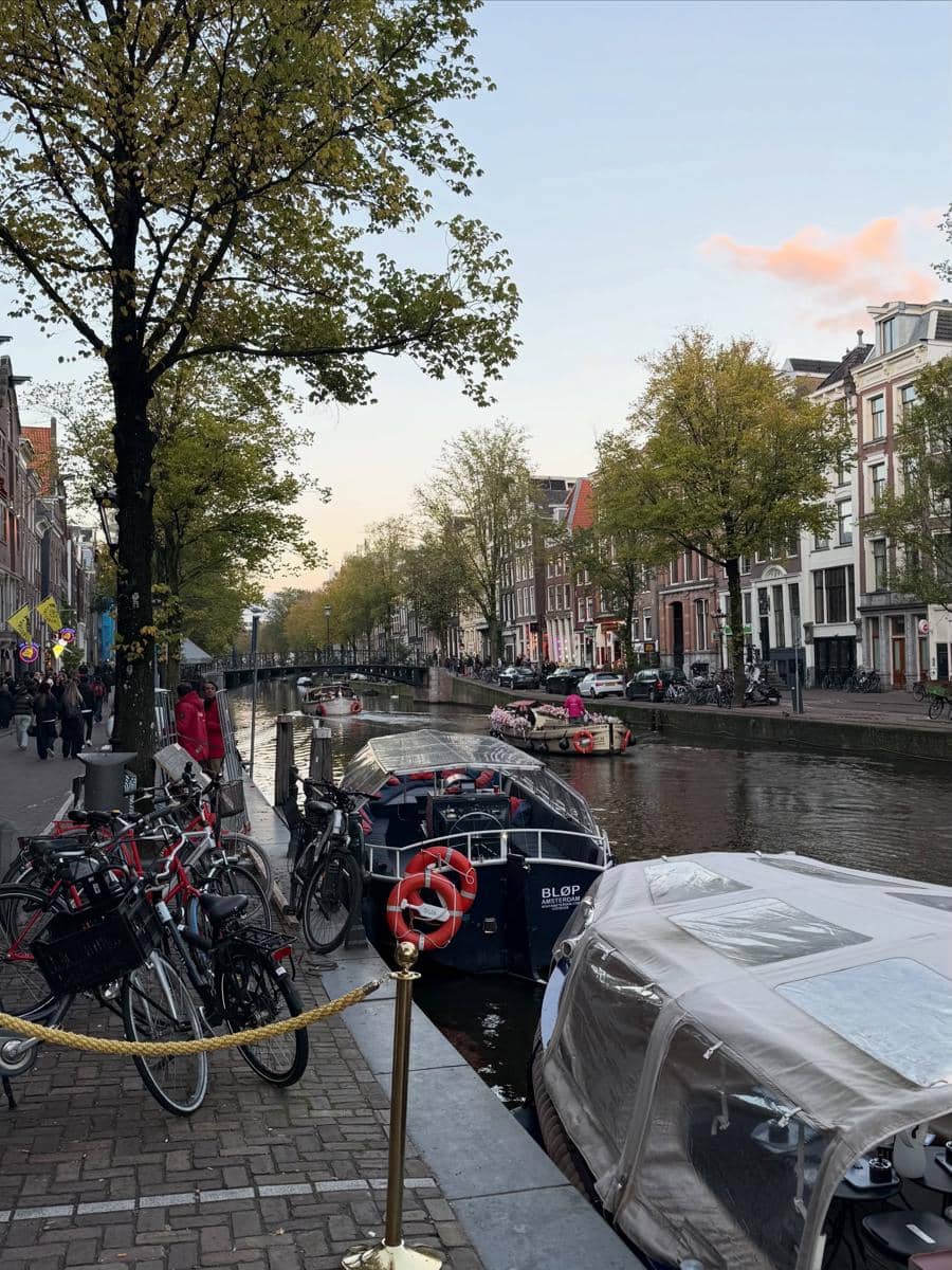 Carissa Puteri berlibur di Amsterdam
