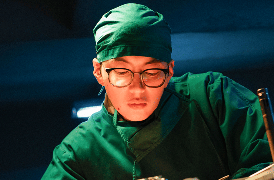 Cuplikan drama Korea Doctor X: Mafia in White