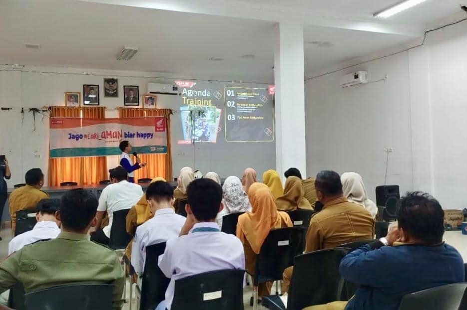 Honda Gelar Edukasi Safety Riding di Kantor Camat Torgamba
