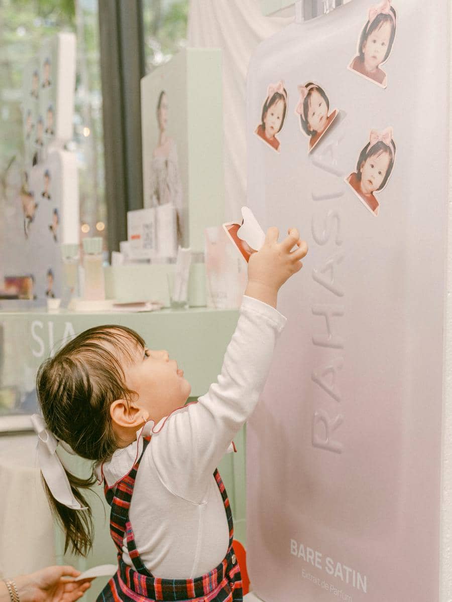 Jessica Mila dalam momen gender reveal kehamilan keduanya yang dibagikan melalui akun Instagram @jscmila.