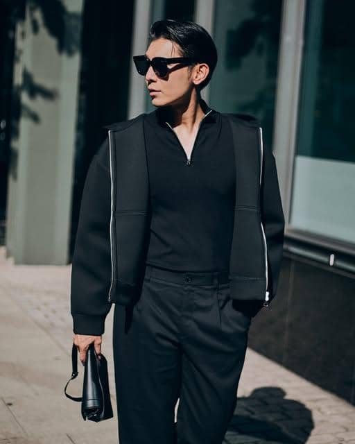 Mew Suppasit tampil dengan OOTD untuk liburan ke luar negeri dalam unggahan akun Instagram pribadinya yang terbaru.