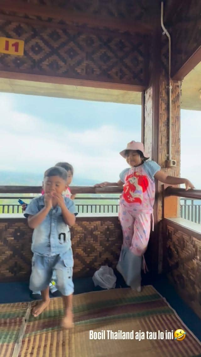 Jirayut Liburan di Bandung, Kumpul Bareng Ibu Tiri (instagram.com/jirayutdaa4official)