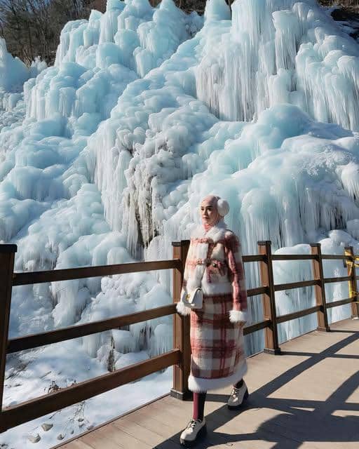 Ria Ricis mengenakan busana OOTD musim dingin untuk gaya berpakaian dalam unggahan Instagram @riaricis1795.