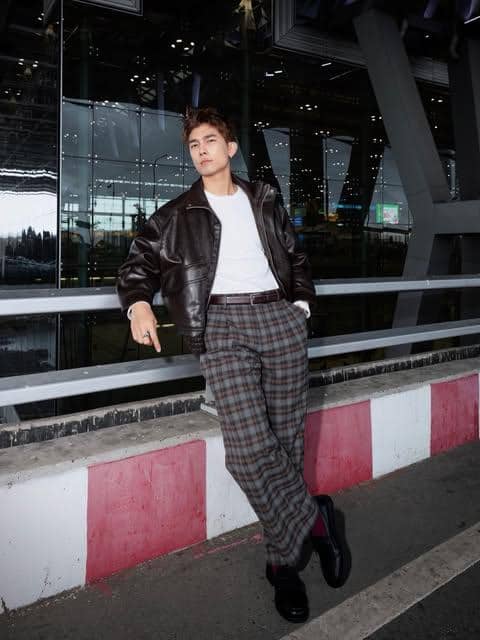 OOTD Pakai Loafers Shoes ala Mew Suppasit