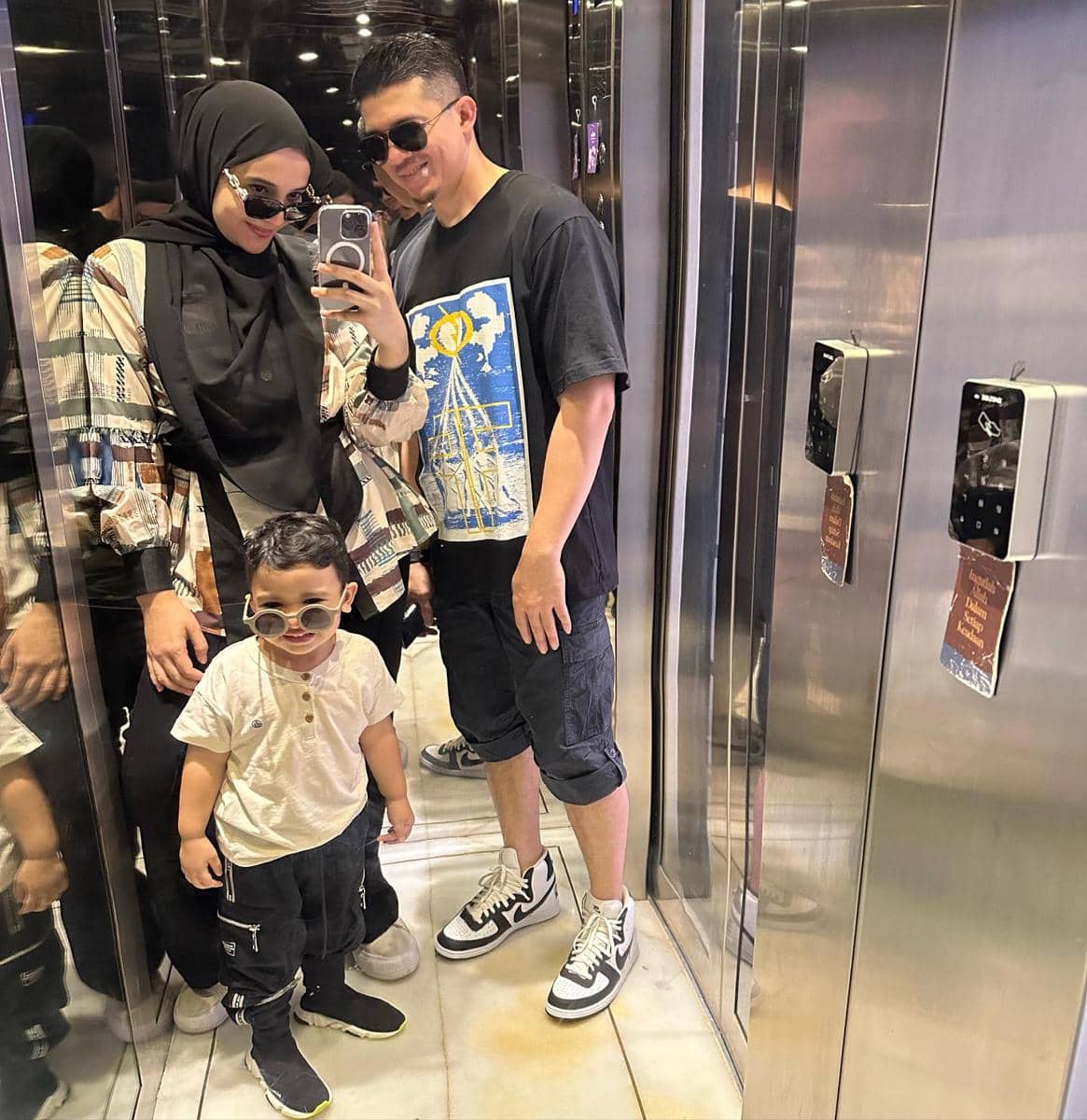 OOTD keluarga ala Zaskia Sungkar dan Irwansyah