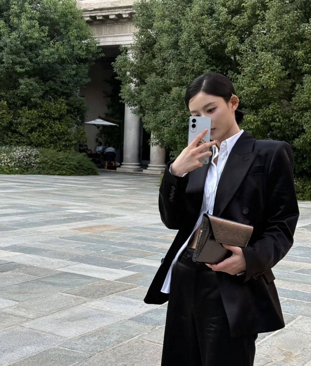 koleksi tas Kim Yoo Jung