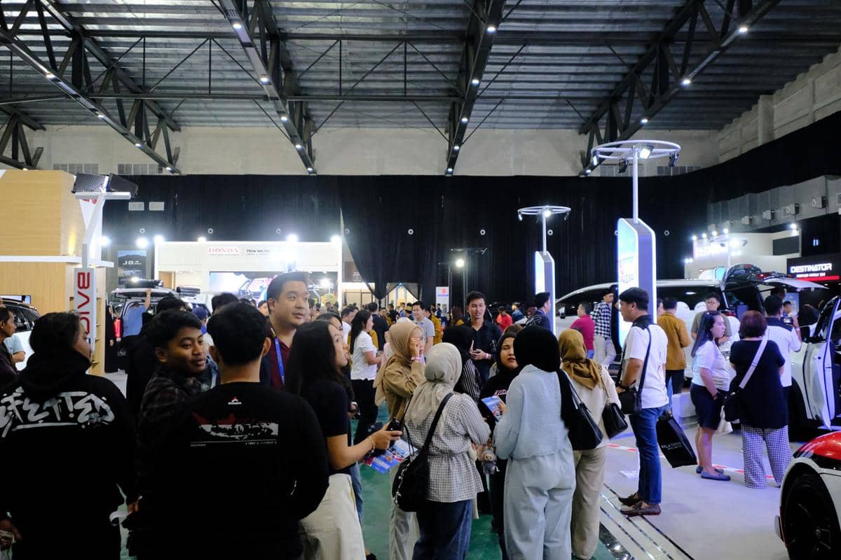  GIIAS Makassar tahun 2026 kembali menyediakan area test drive bagi pengunjung yang ingin mencoba langsung performa mobil di lintasan. (Dok.