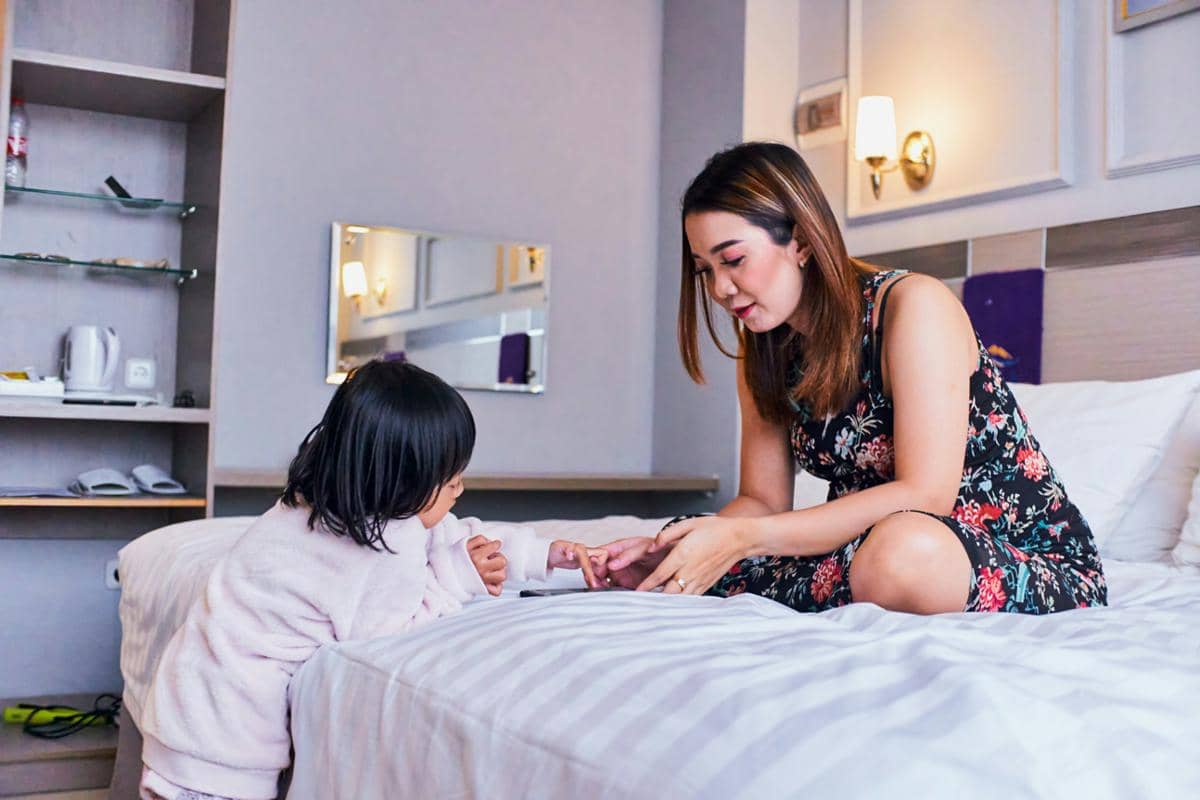 ilustrasi menginap di hotel