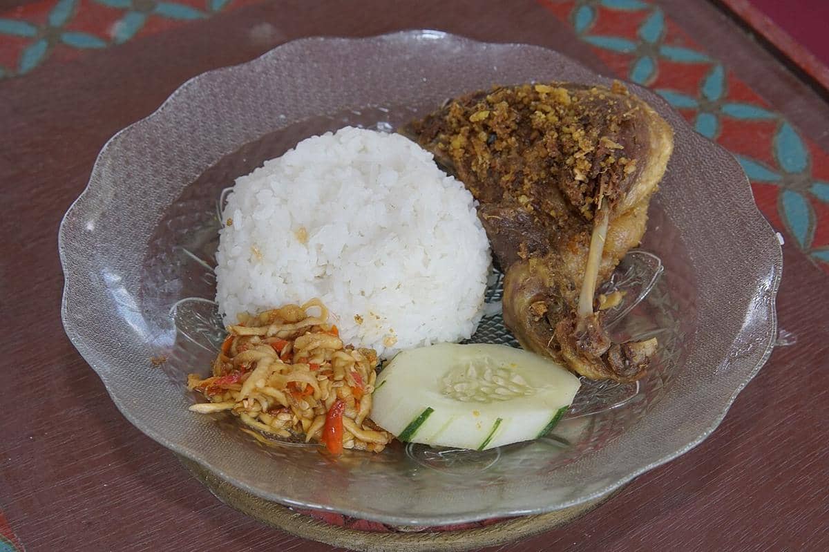 5 Tempat Makan Bebek Sambal Pencit di Semarang, Pedasnya Nagih!