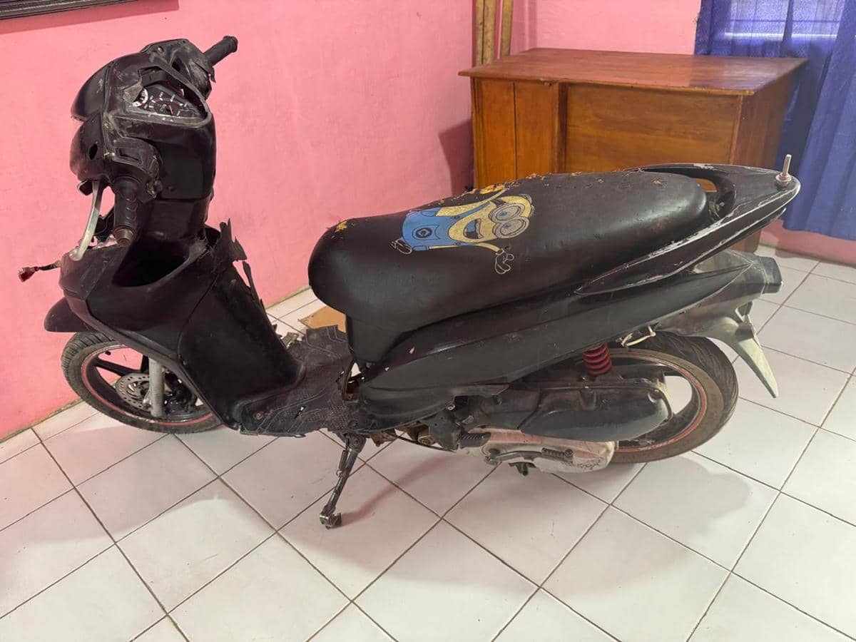 Barang bukti tindak pidana pencurian baterai tower Indosat di Way Kanan oleh pelaku Agus.