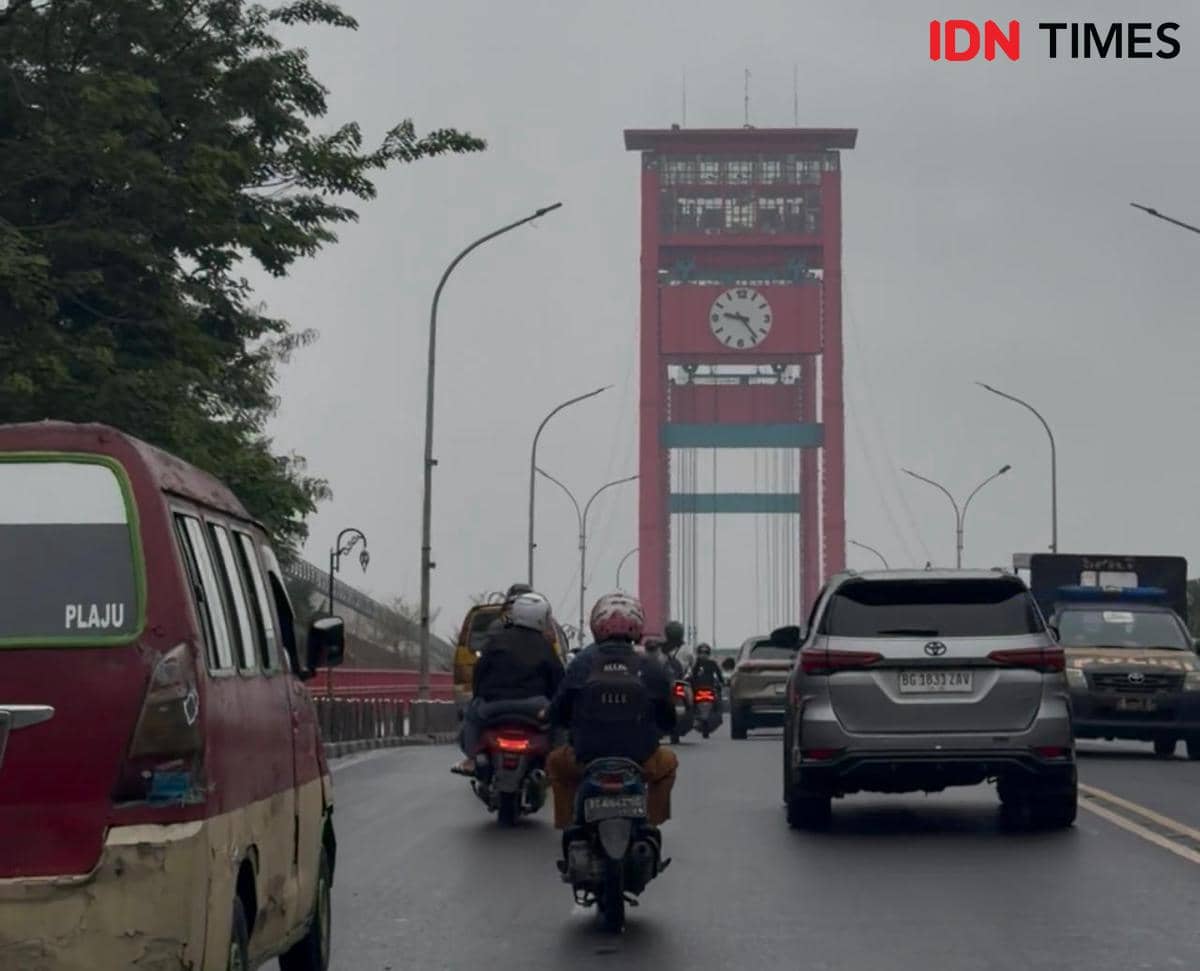 Hujan Guyur Palembang, Kabut Asap Menipis Berganti Mendung