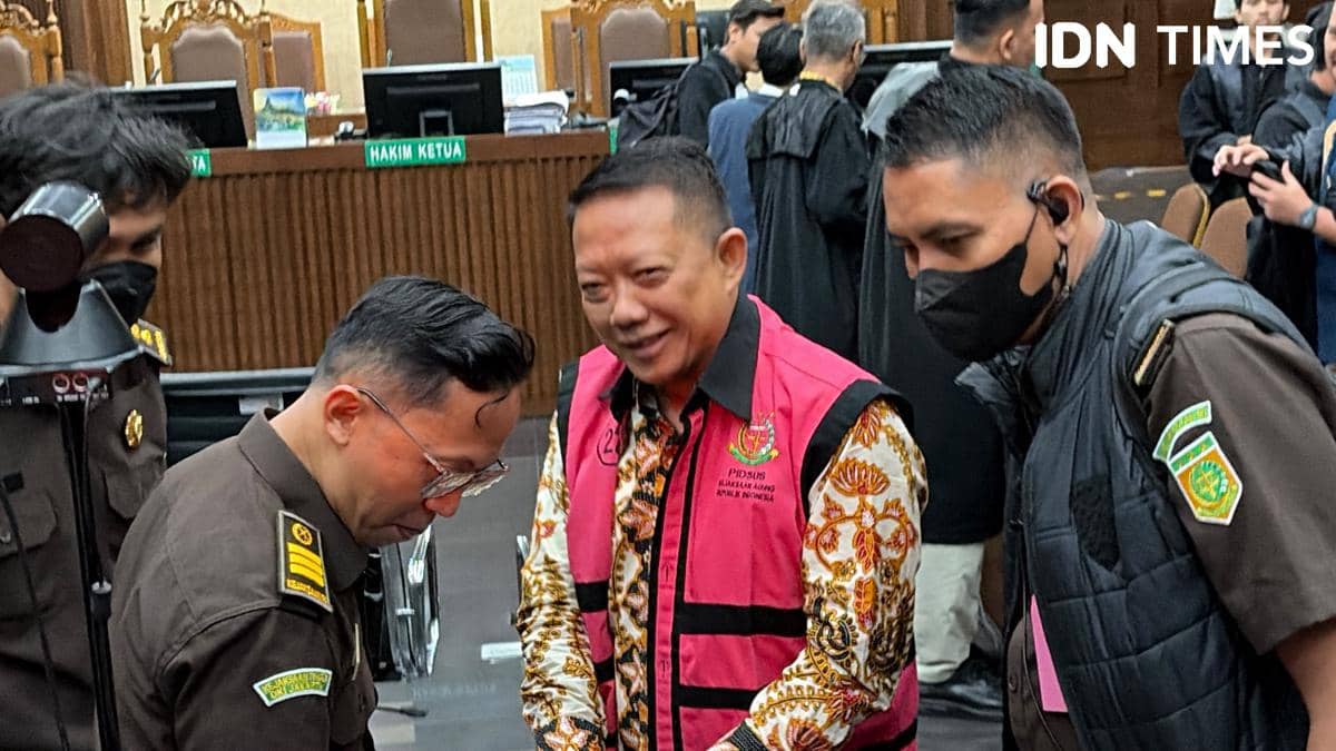 Sidang Eks Jampidsus Febrie Adriansyah Lanjut ke Tahap Pembuktian