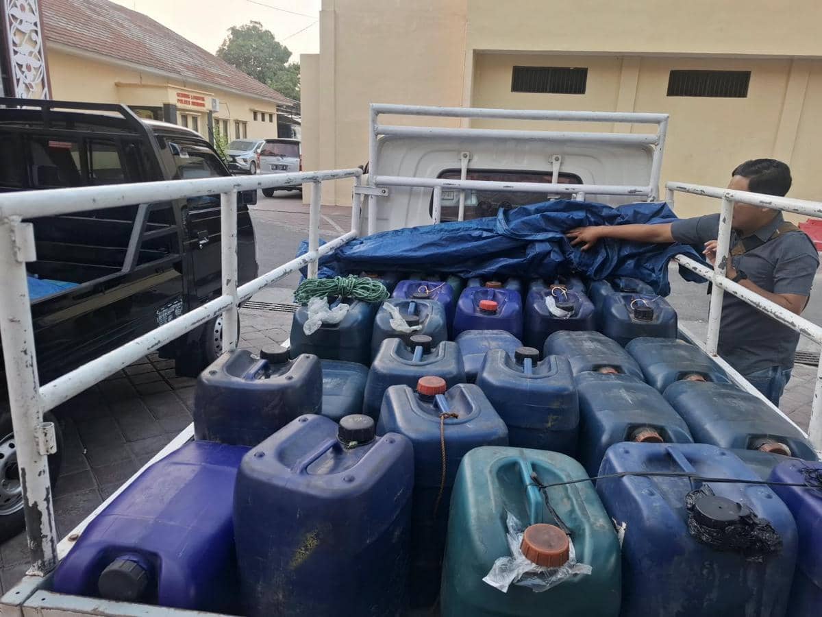 Bongkar Penyalahgunaan 4.419 Liter BBM, Polda NTB Tangkap 7 Tersangka