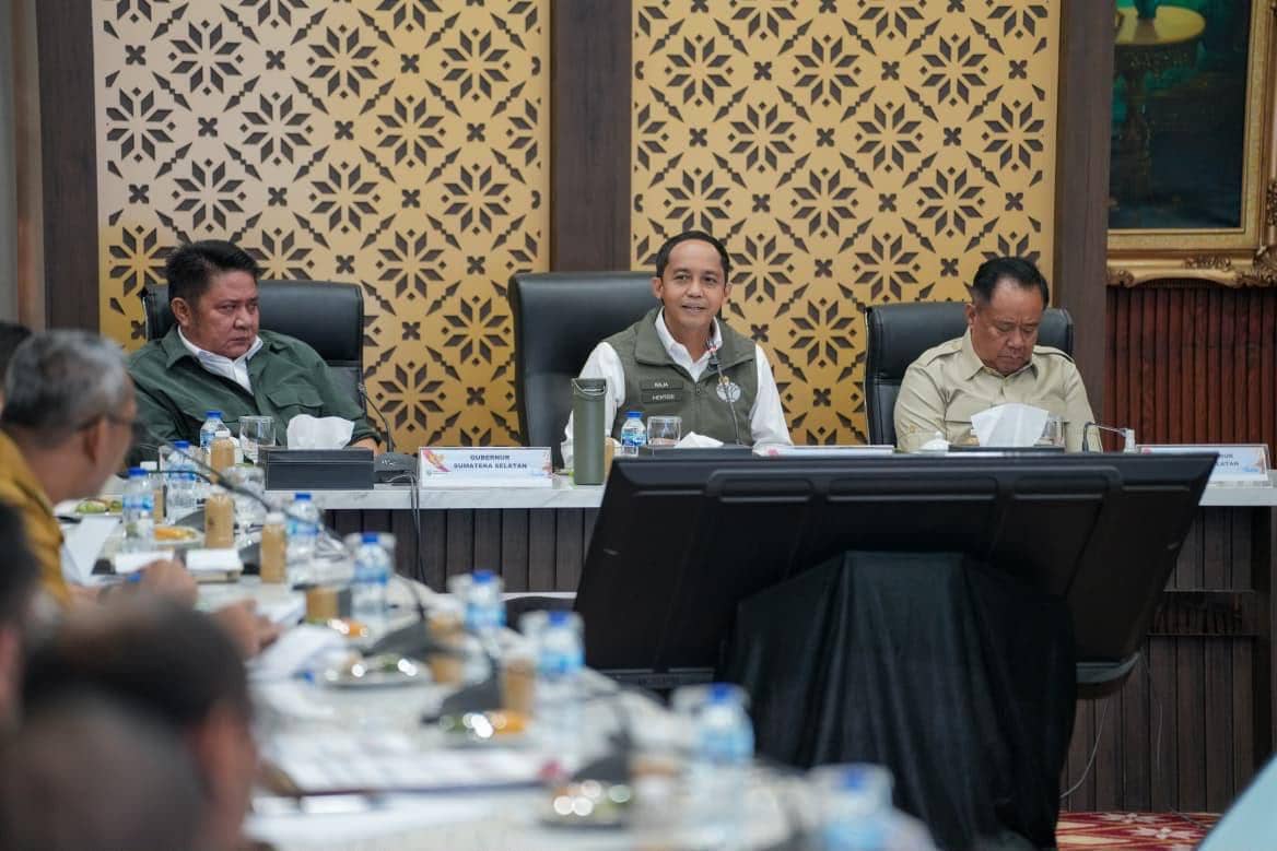 Presiden Prabowo Beri Bantuan Rp200 M untuk Karhutla Sumsel