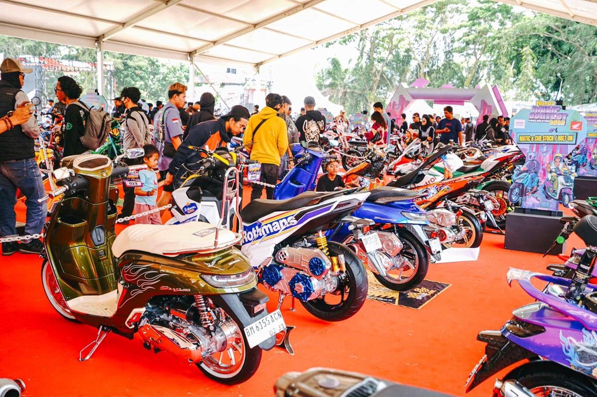 Suasana Final Battle Honda Modif Contest (HMC), salah satu kegiatan yang menjadi perhatian dalam acara.