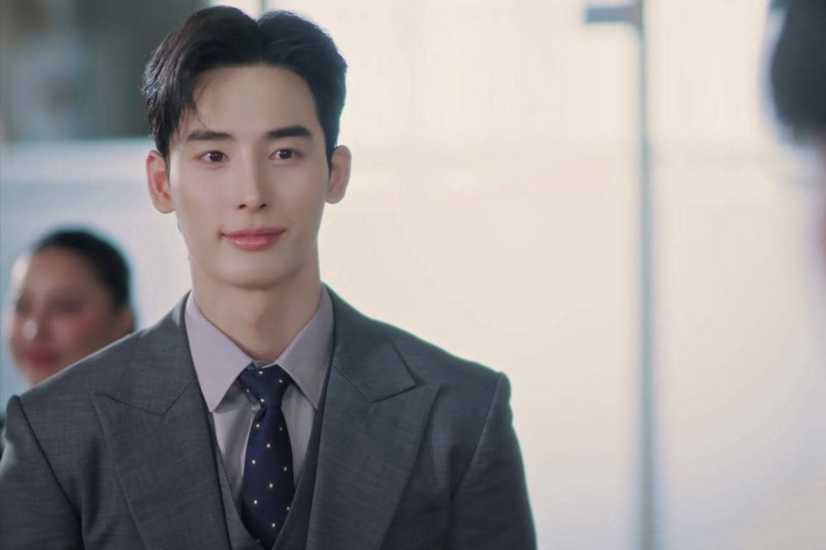 Cuplikan adegan drama The Last Lock of Love dari Onebychat Entertainment yang menampilkan momen cerita para tokohnya.