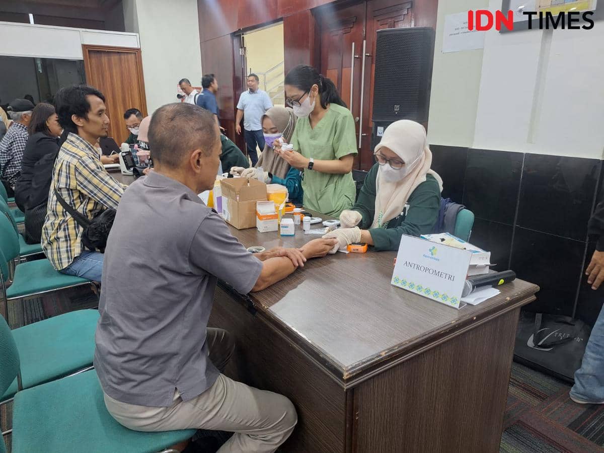 Agenda program Cek Kesehatan Gratis (CKG) yang digelar Kementerian Kesehatan bersama Serikat Wartawan Senior Indonesia (SWSI) pada Senin (26