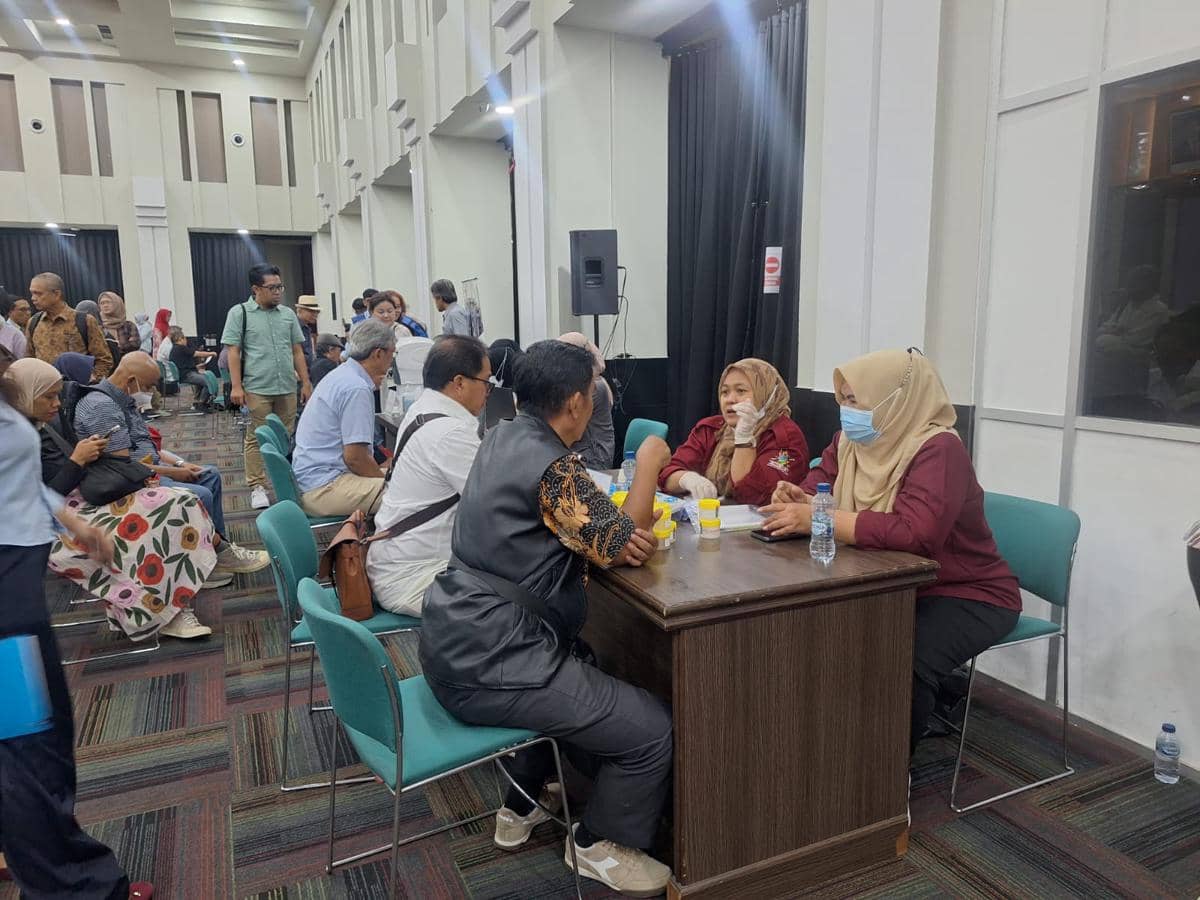 Agenda program Cek Kesehatan Gratis (CKG) yang digelar Kementerian Kesehatan bersama Serikat Wartawan Senior Indonesia (SWSI) pada Senin (26