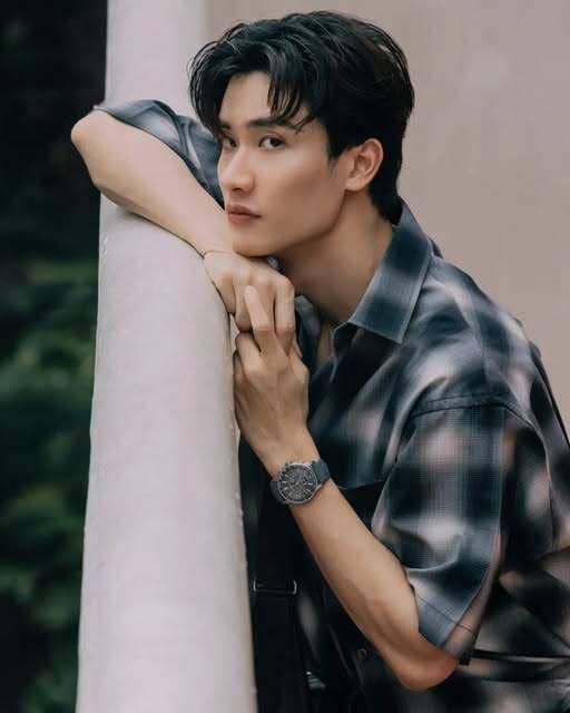 OOTD Pakai Jam Tangan ala Tay Tawan