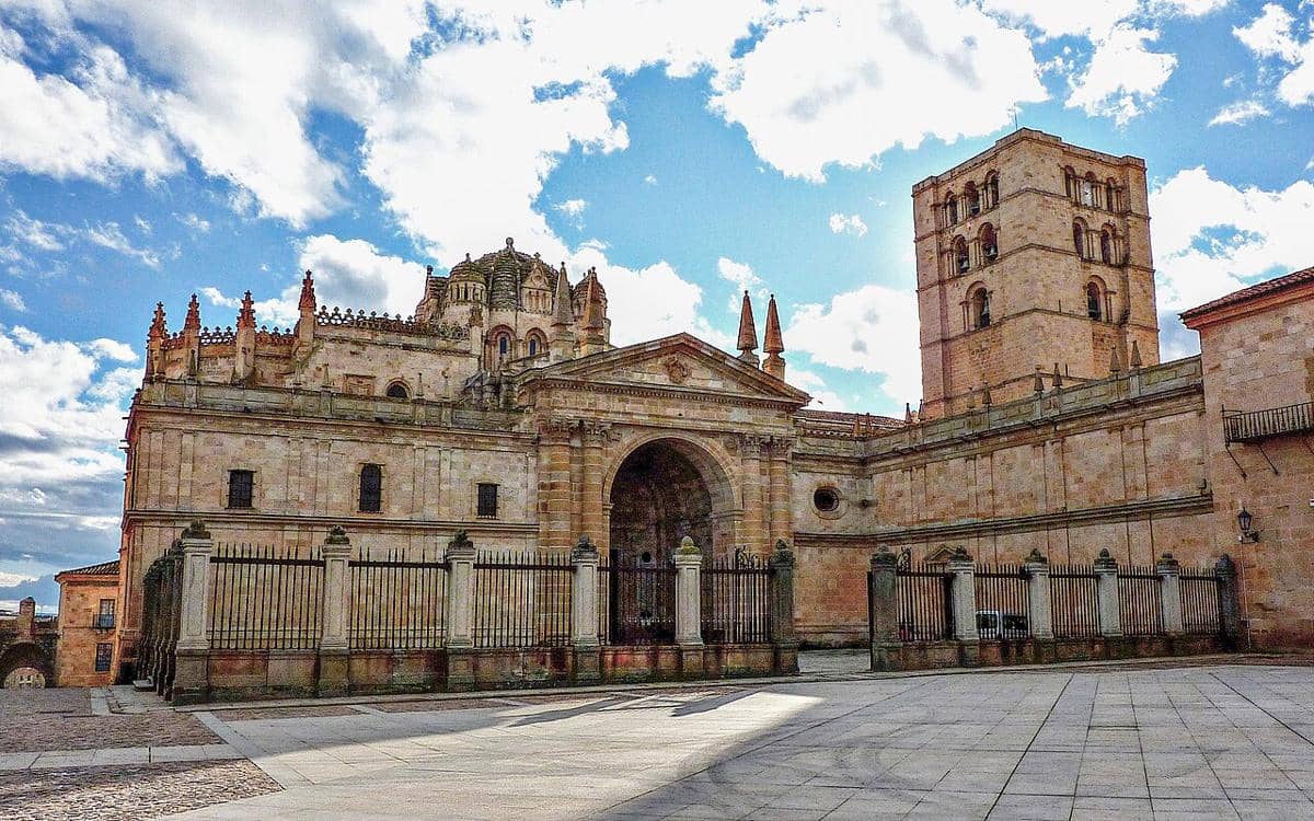 ilustrasi Katedral Zamora