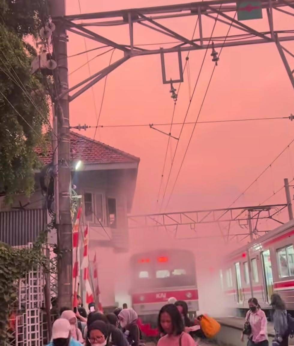 Viral KRL Jakarta Kota Berasap Penumpang Berlarian, Ini Penjelasan KAI