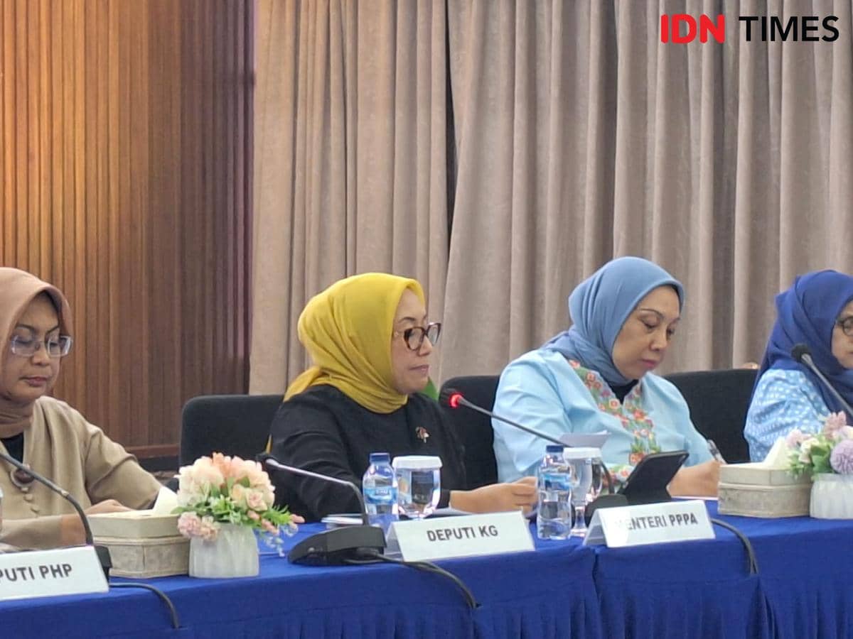Konferensi pers Kementerian PPPA di Jakarta, Selasa (27/10/2026). (IDN Times/ Lia Hutasoit