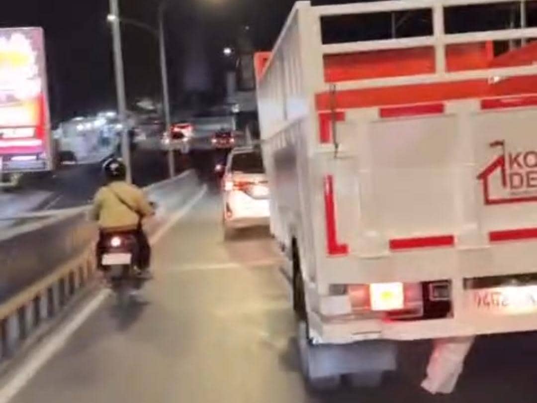 Tangkap layar rekaman video aksi mobil KDMP melintas ugal-ugalan di Kota Bandar Lampung.